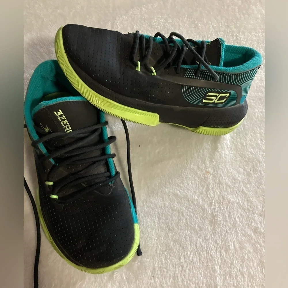 Under Armour Youth 3Zero Multicolor Sneaker Tennis Shoes Size 5Y